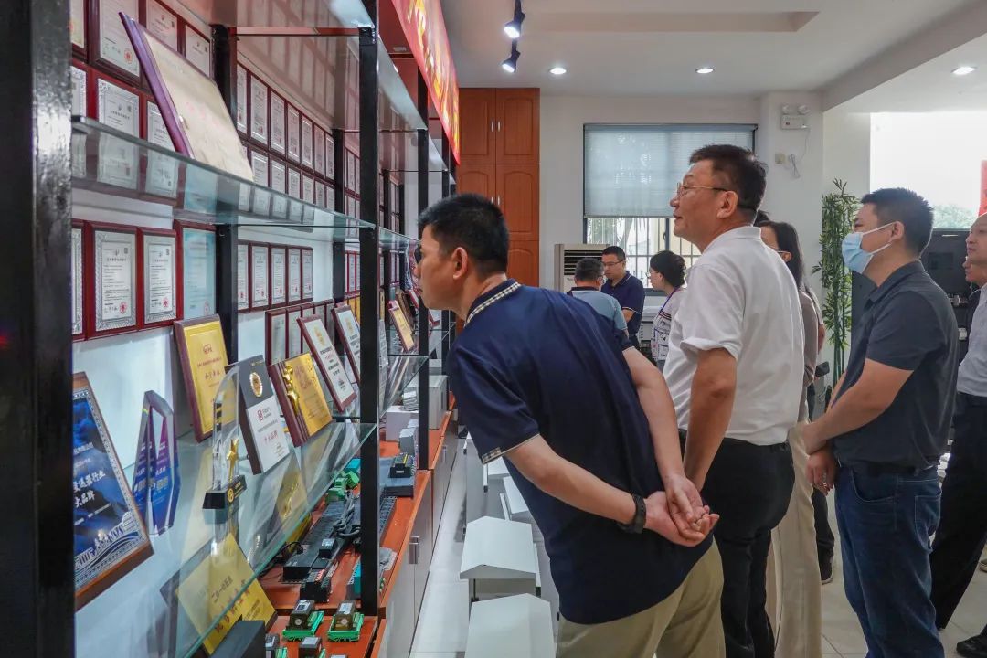 熱烈歡迎昆山安防協(xié)會(huì)技防專家來我司交流座談(圖4)